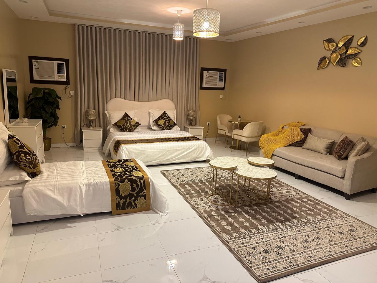 Elegant Studio with Comfortable and Simple Furniture | 5739