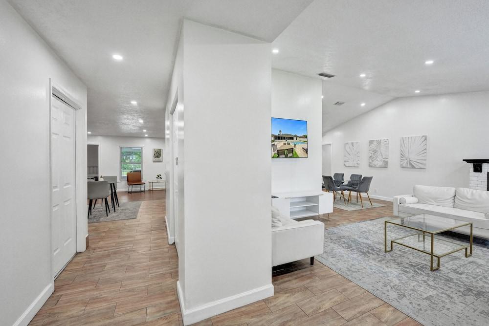 فيلا رويال 4 بدروم هوم بلسذ بول آند هوت توب الفندق من الداخل