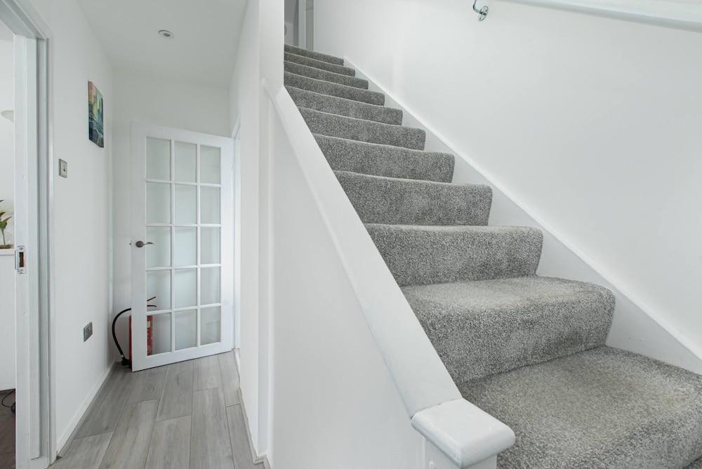 سكايفيليون - 2 بد ردم هاوس دبياد ورد آند ٔاركينج إن هاتفيلد داخلي