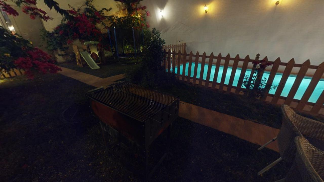 شاليه بتصميم مريح وملعب للأطفال | 619 منطقة شواء/نزهات