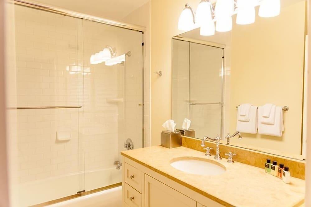 Seagrove 6C by Wild Dunes, With Resort Amenities Bathroom