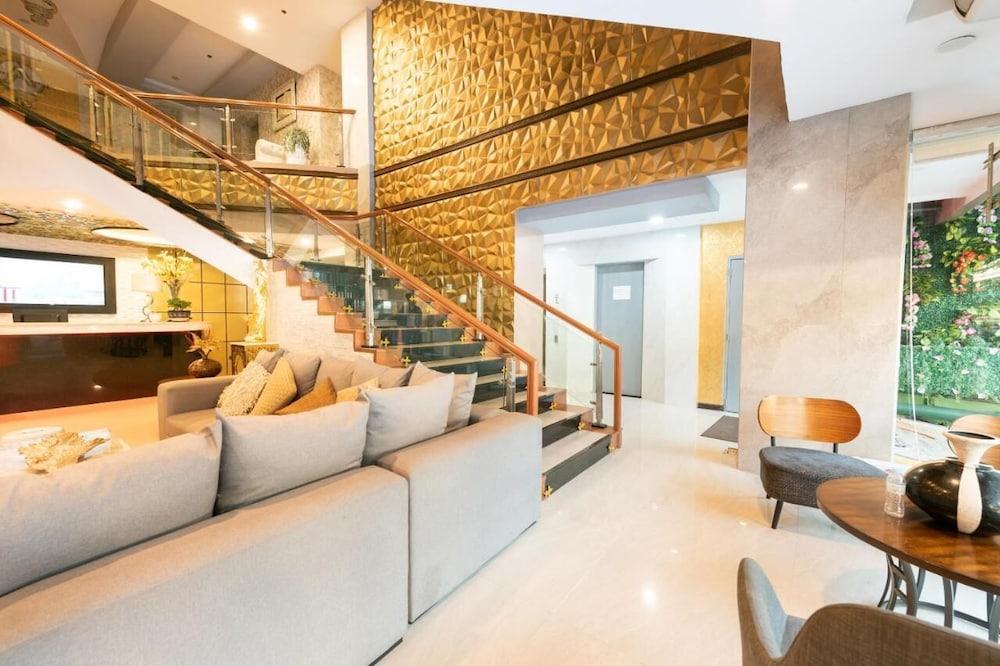 أمور هوتل مانيلا