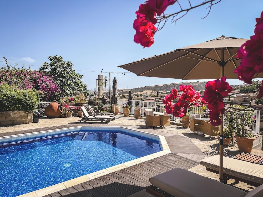 سيبروس فيليدجز هوتل آند ريستوران - سنترال لوكيشن - بد آند بريكفاست - ويث أسيس تو ب ول آند ستنينج فيوز زحليقة مائية