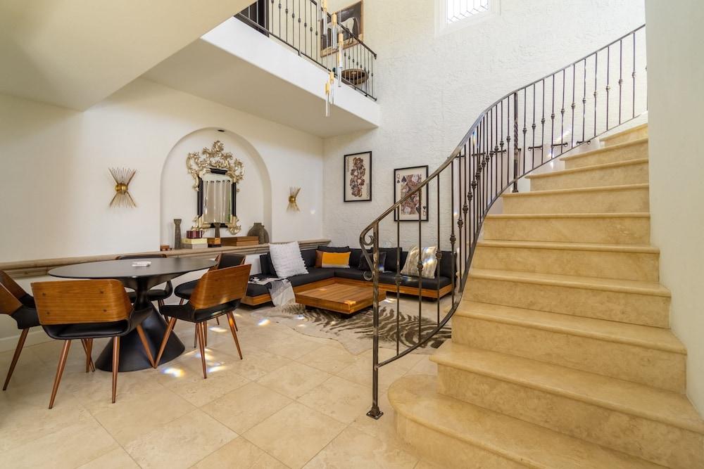 أوبال باي أفانتستاي سنترال سكوتسديل لوكس هوم داخلي