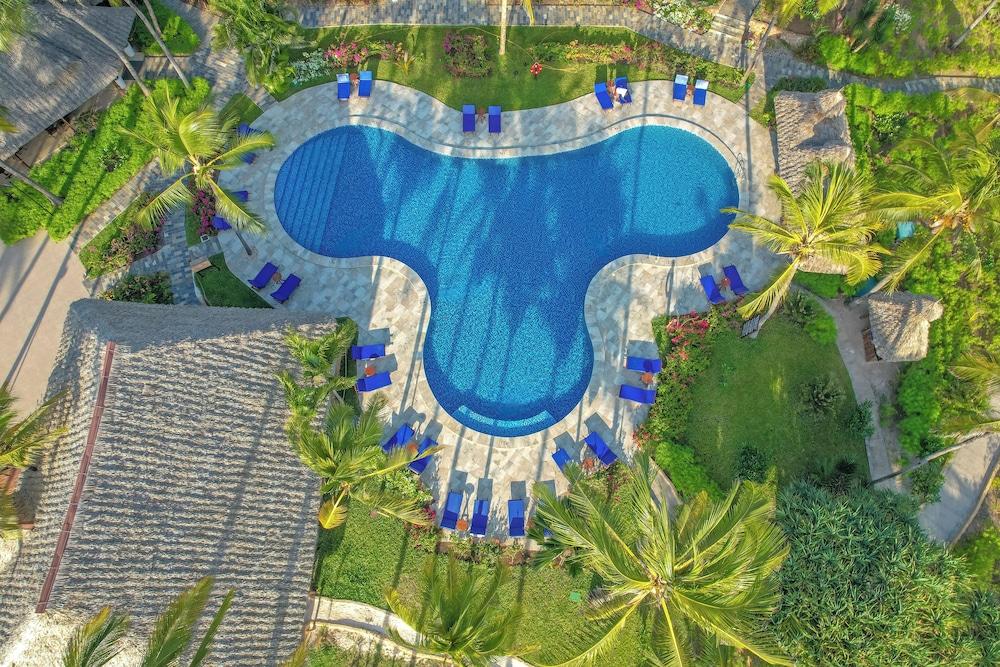 بريزيس بيتش كلوب آند سبا - نصف إقامة