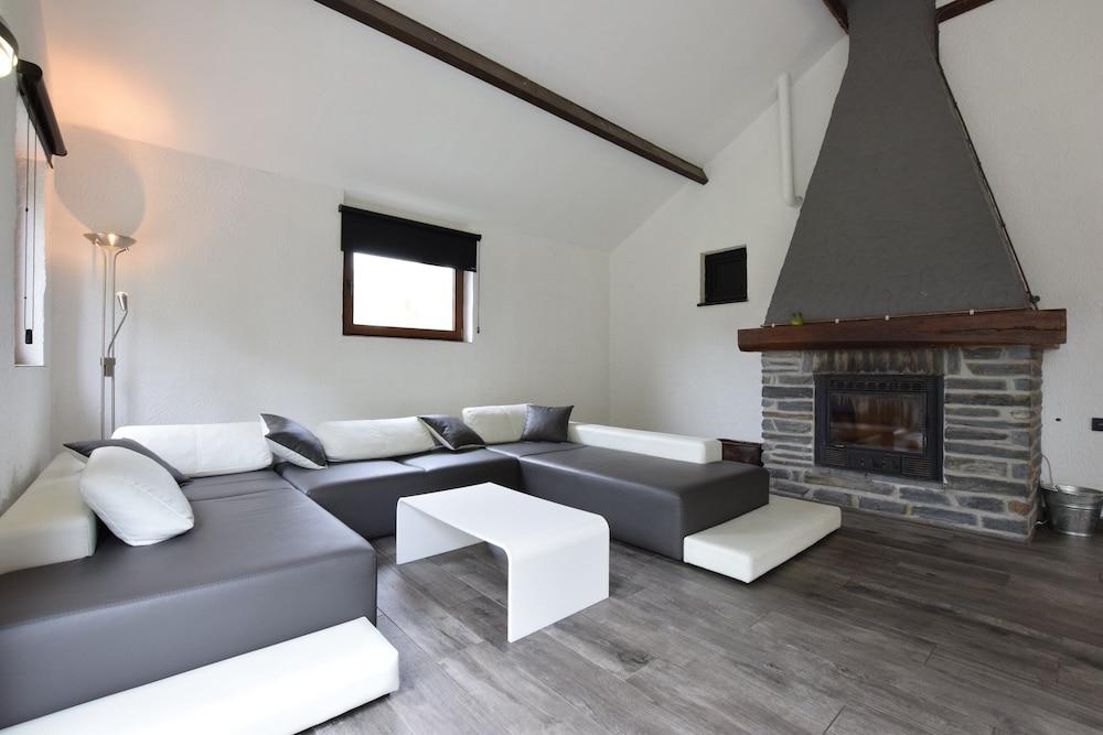 لاكشري فيلا ويذ بول