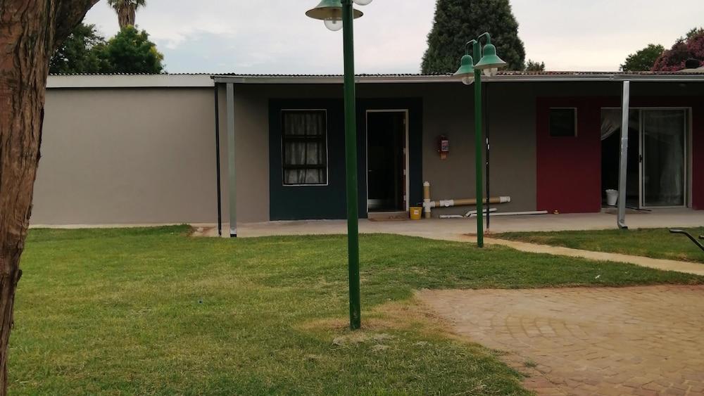 روو ا ان بي آند بي - إماكوليت آند بيوتيفول تشاليت - فولي إكويبد المنطقة الخارجية