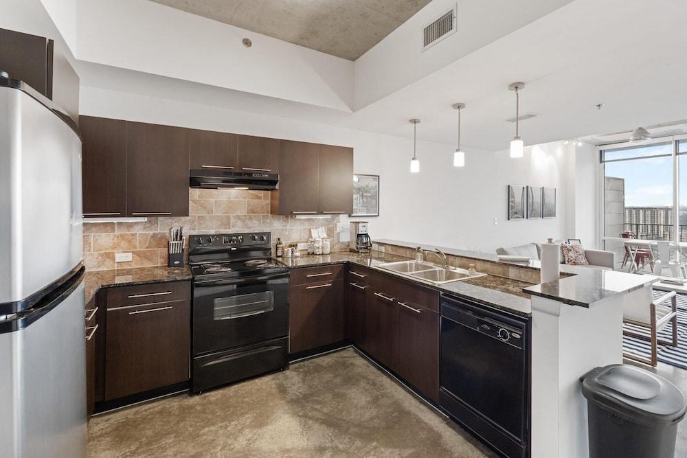 Austin Inspiring 2BD 2BA 2nd Street District Apartment Room