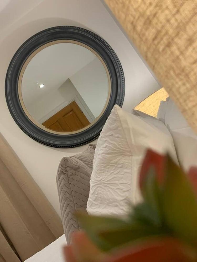 تشيرفول 2 بدرو كوتيدج ويذ 2 فري باركينج، ليدز غرفة