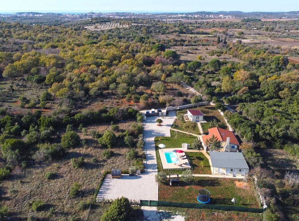 Golden and Green Acres Holiday Home With Pool and Sauna Aerial View
