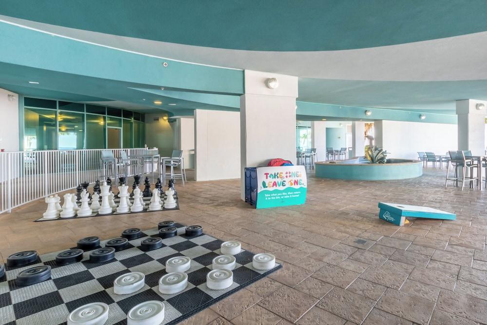 Turquoise Place 2205 C Exterior