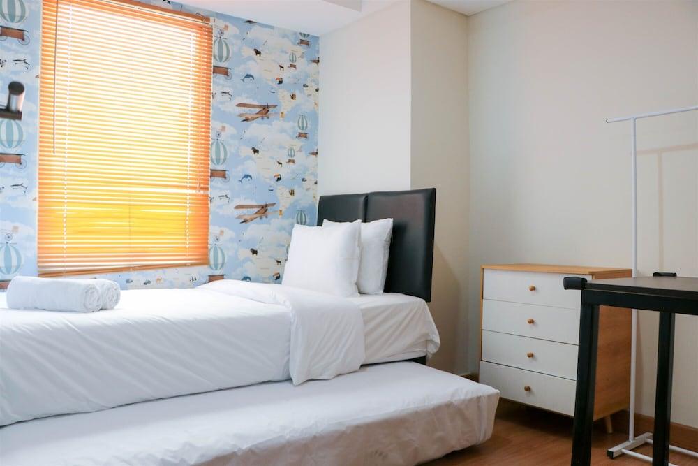 Warm And Homey 2Br At Sentraland Cengkareng Apartment Room