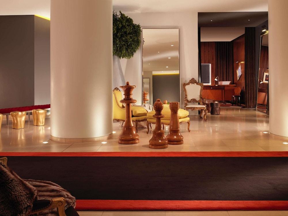 سانت مارتينز لين لندن، إيه مورجانز أوريجينالز هوتل المنطقة الخارجية