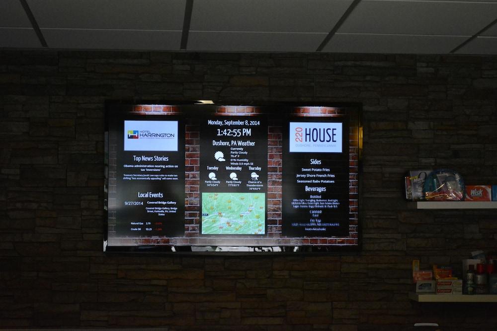 Hotel Dushore Interior