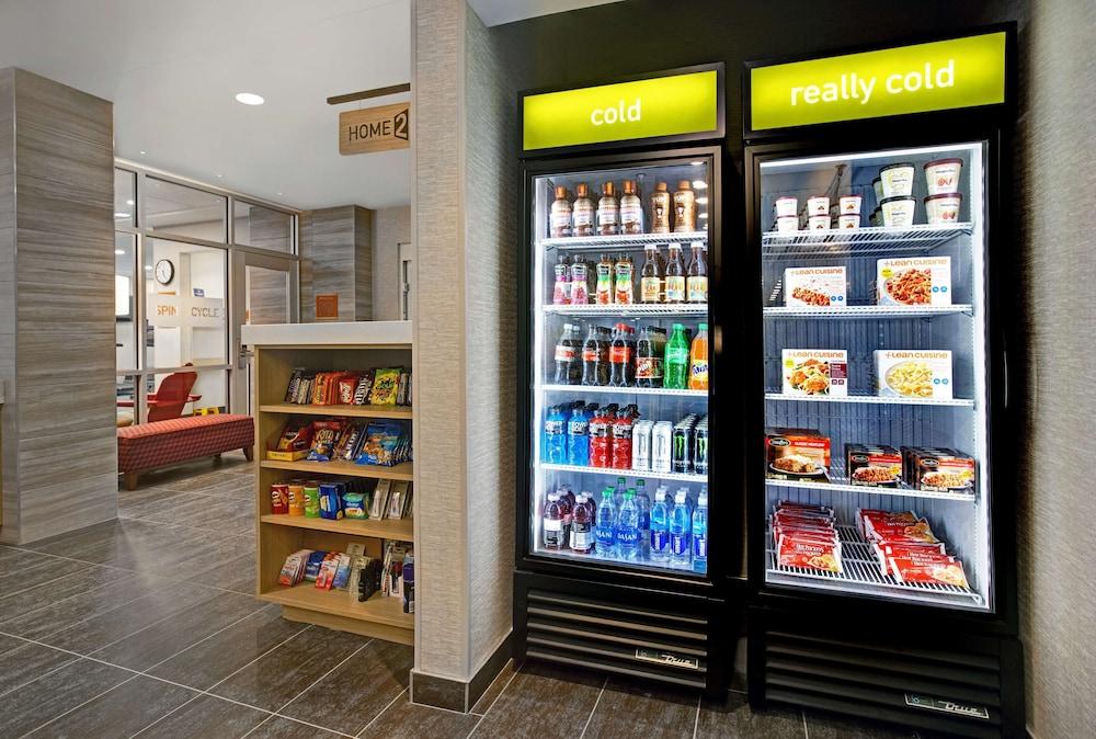 هوم2 سويتس باي هيلتون ريتشموند الردهة