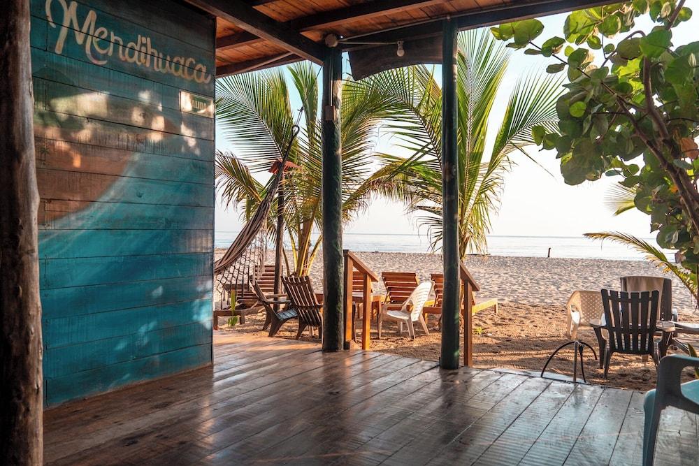 ذا مومب هوستال بيتش