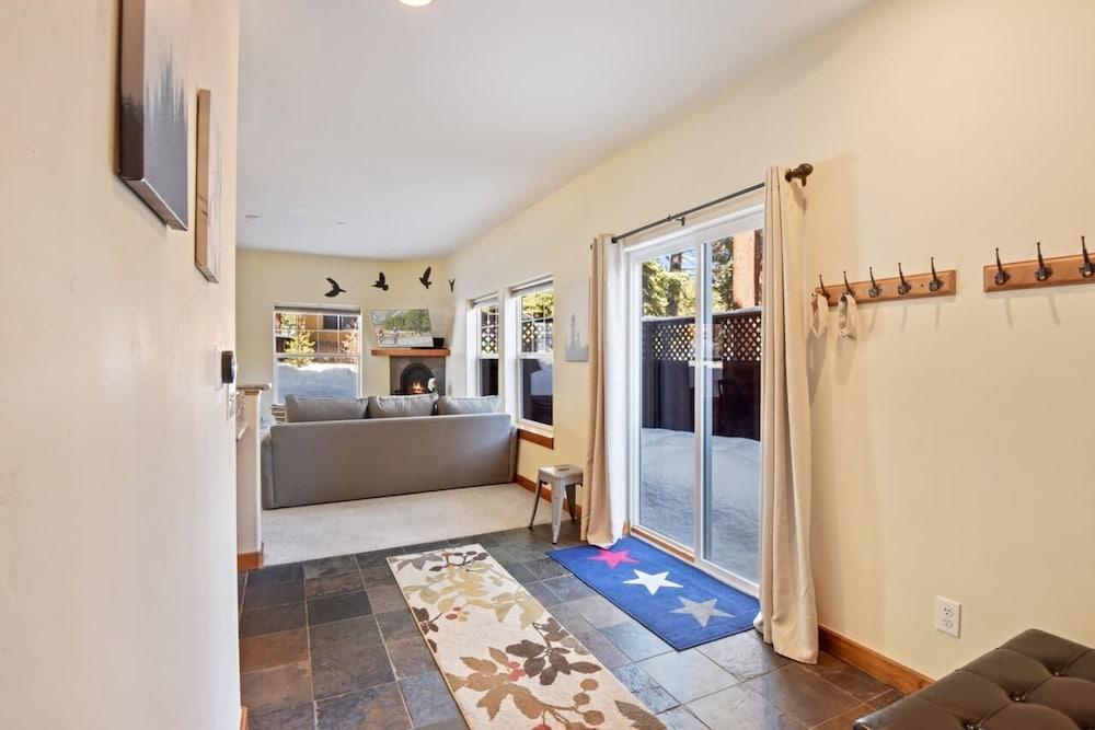 صني وودز أكرس نير جولف آند أدفينشر بارك داخلي