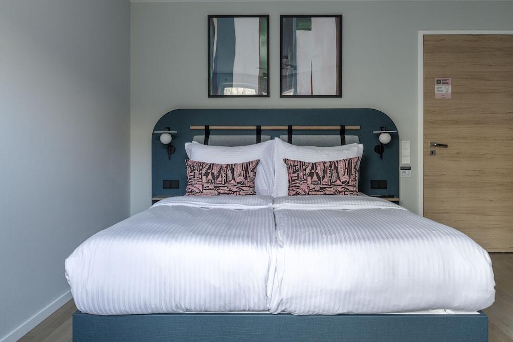 نوما مونيخ بليند الصورة الأساسية