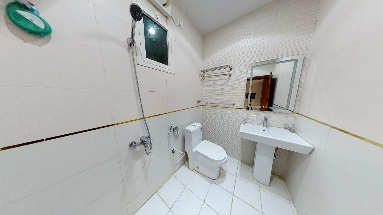 Comfy Chalet with Comfortable and Simple Furniture | 1378 Bathroom
