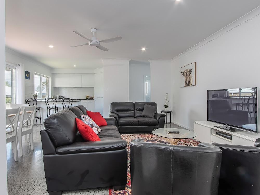 Coastal Relaxation in Banora Interior