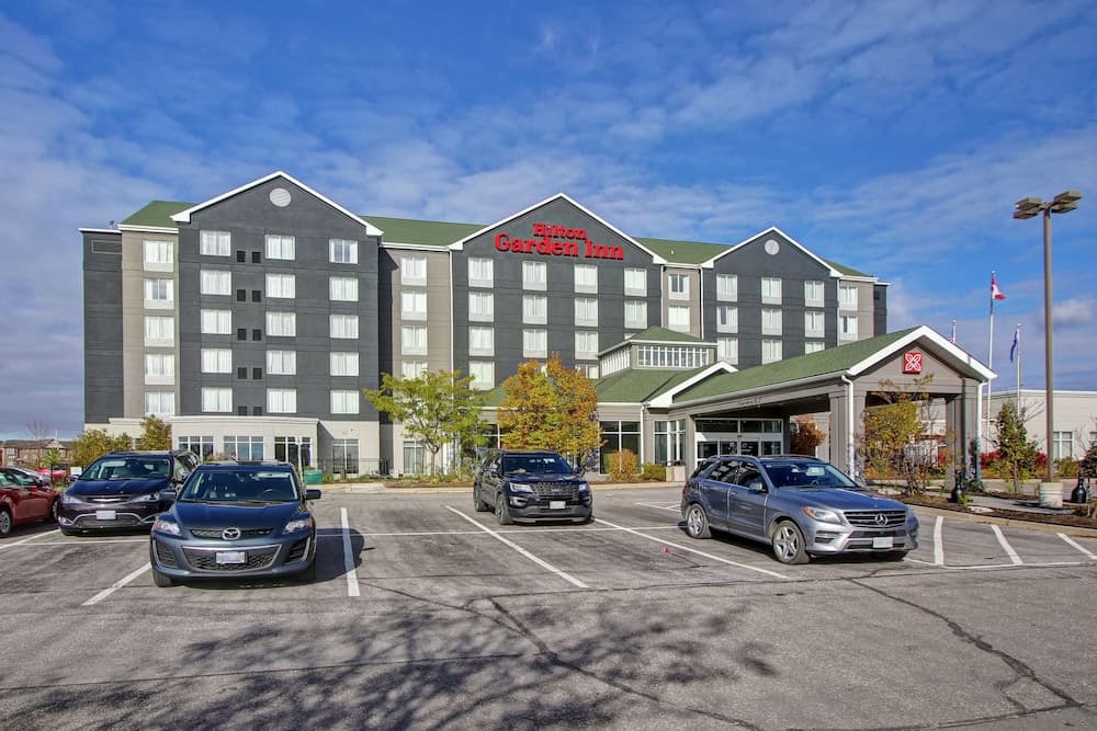 Hilton Garden Inn Toronto/Ajax Exterior