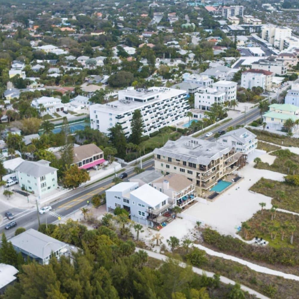 إيه تايد ثات بيندز إس باي بيتش سايد ام م جي تي المنطقة الخارجية