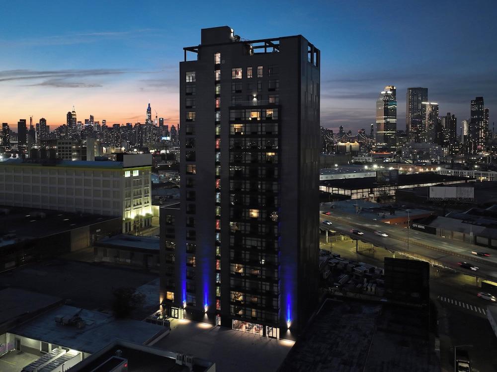 هوليداي إن إكسبرس لونج أيلاند سيتي إي نيويورك باي آيتش جي المنطقة الخارجية