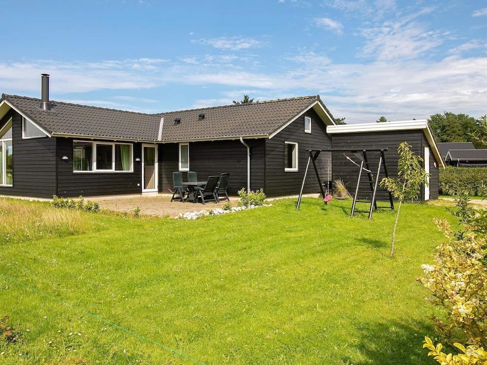 هوليداي هوم إن أنسيجر