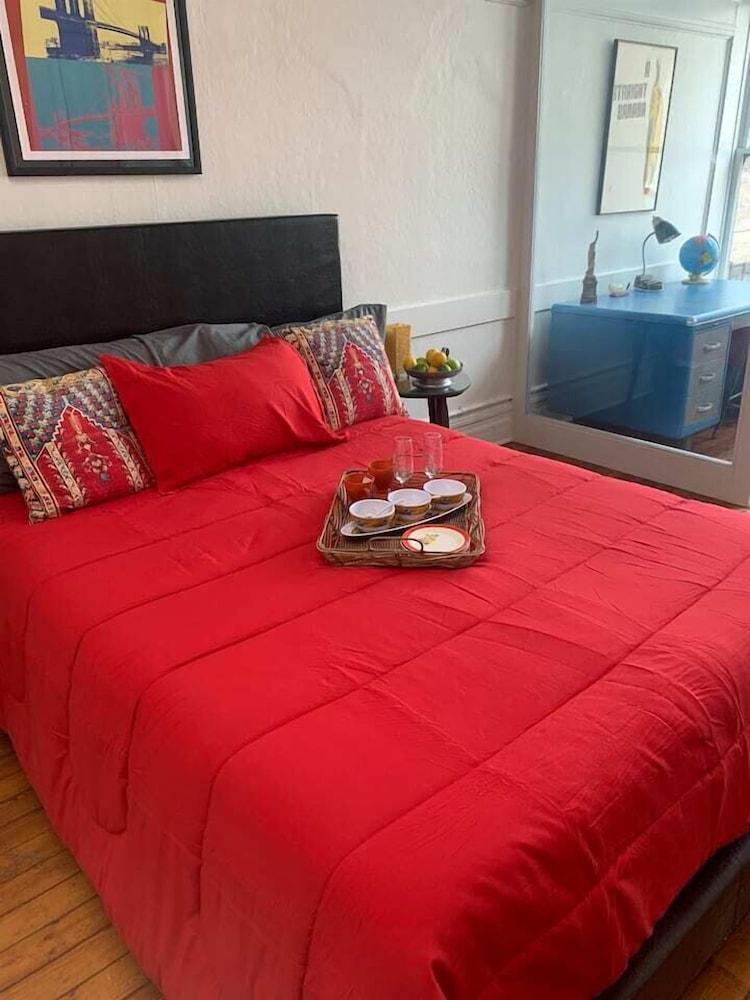 لاور إيست سنيي ايرن كسي ياسي أولد بيسبي