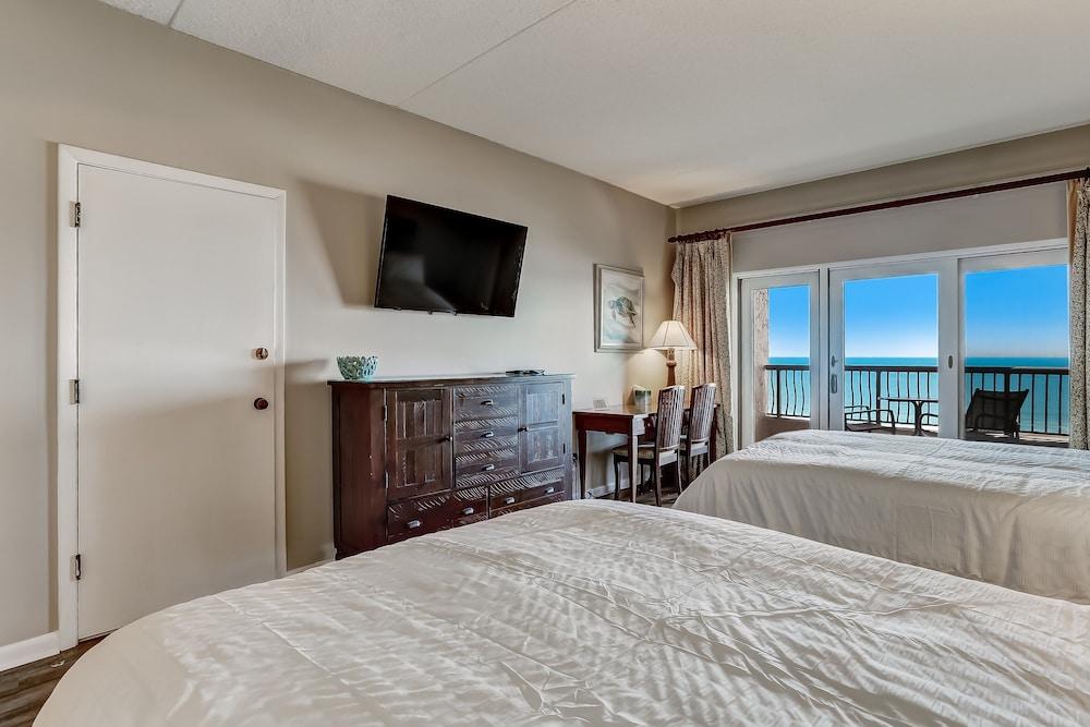 328 Sandcastle 1 Bedroom Condo by RedAwning
