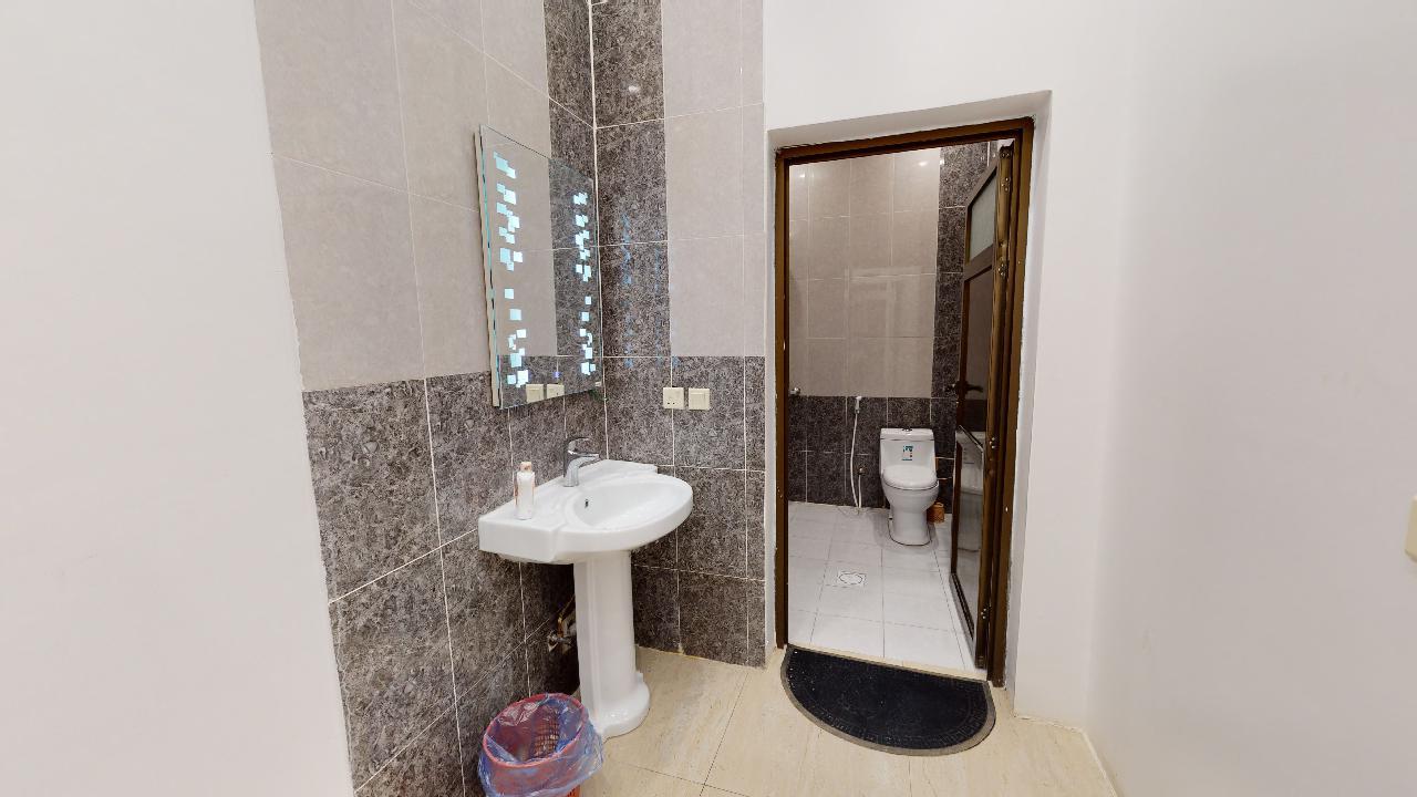 Comfy Chalet with Pool | 996 Bathroom