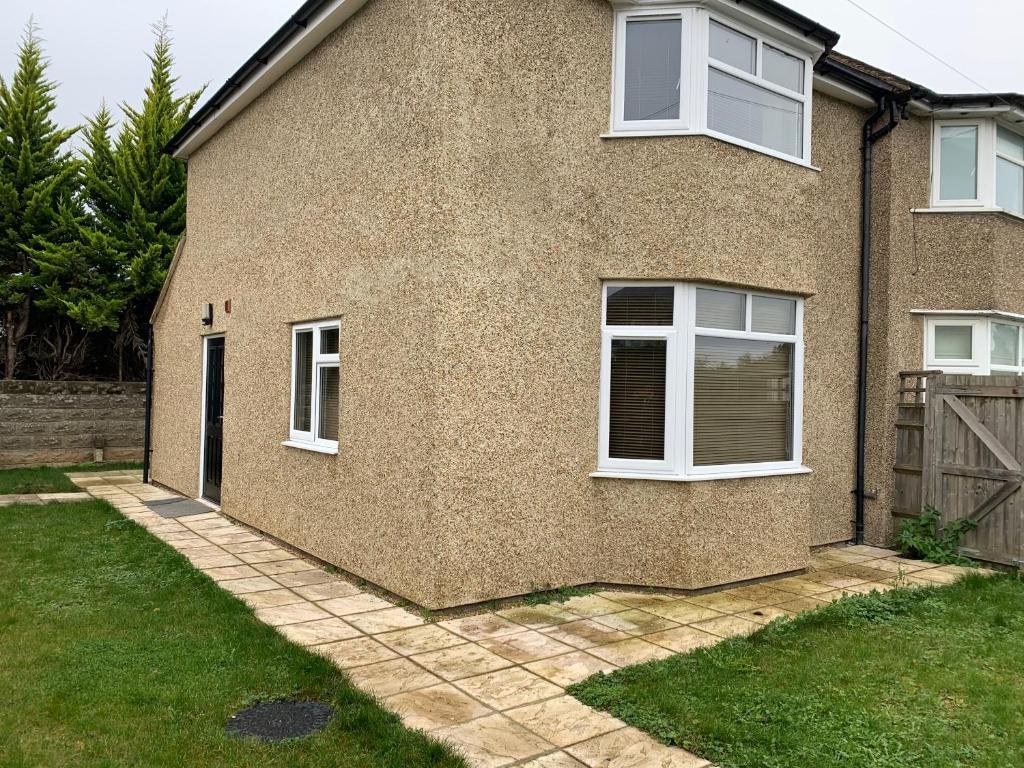 منزل فسيح للغاية من 6 أسرّة مع جناحين داخليين وحديقة ومواقف مجانية للسيارات ، مثالي لمجموعة كبيرة ، يتسع لـ 12 شخصًا الصورة الأساسية