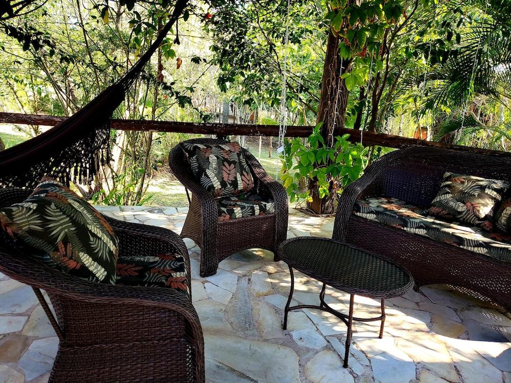 هوتل فازيندا إيستانسيا توري دي بيدرا المنطقة المحيطة بالمنشأة