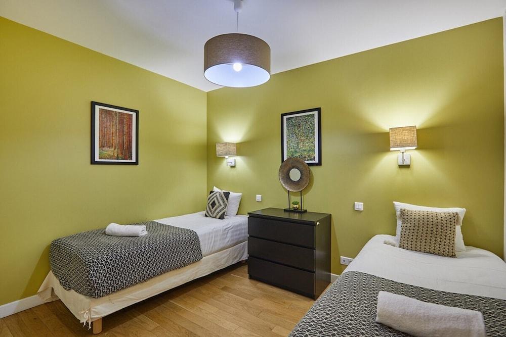 سوبرب 3 بدروم فلات إن ذا سنتر أوف باريس غرفة