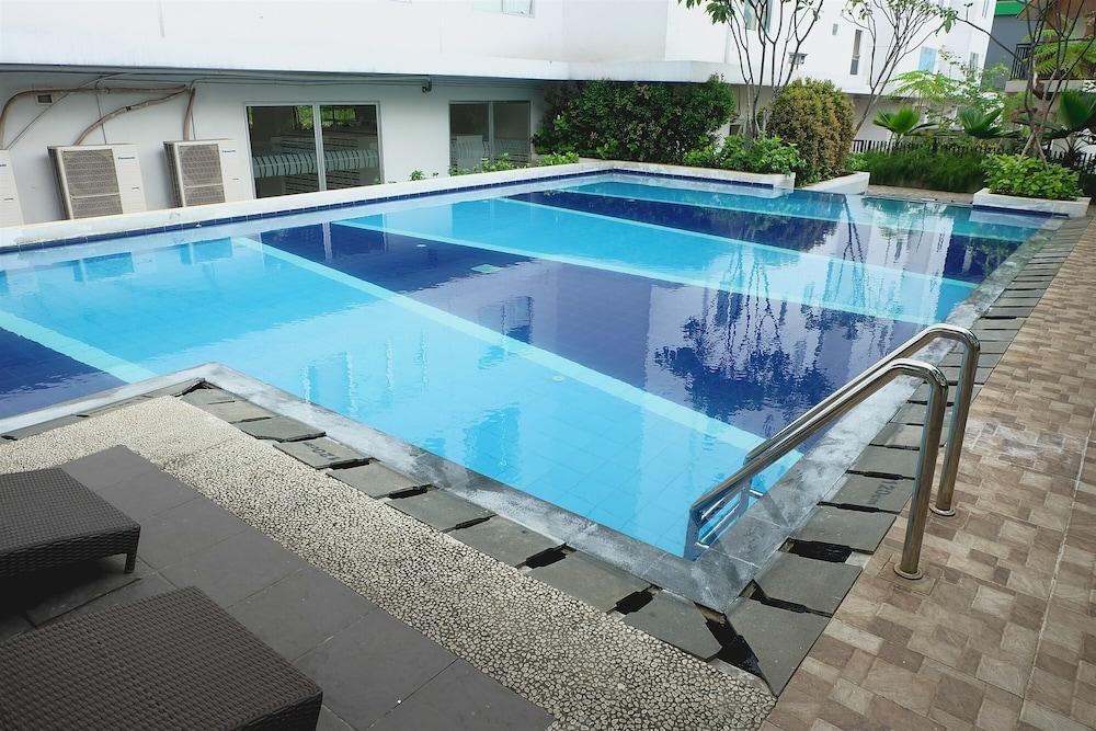 Compact and Comfy 2BR Bassura City Apartment Waterslide