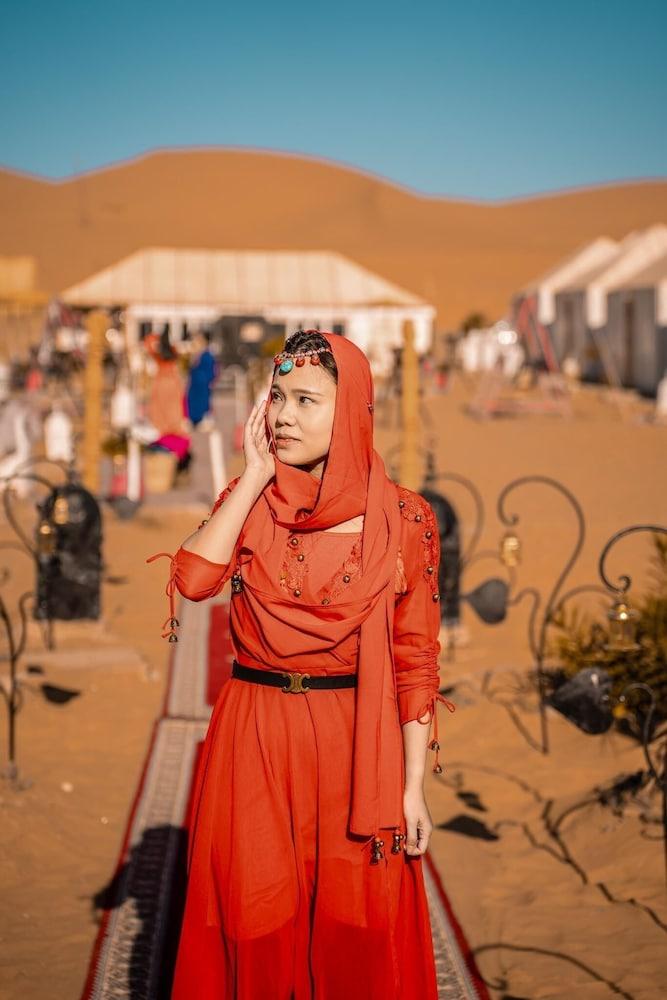 مخيم سان ماو الفخم في الصحراء المنطقة الخارجية