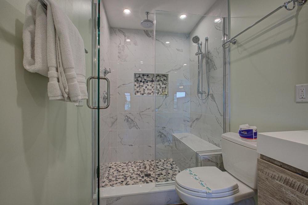 آنا ماريا أيلاند بيتش بالمز 5 بي غرفة