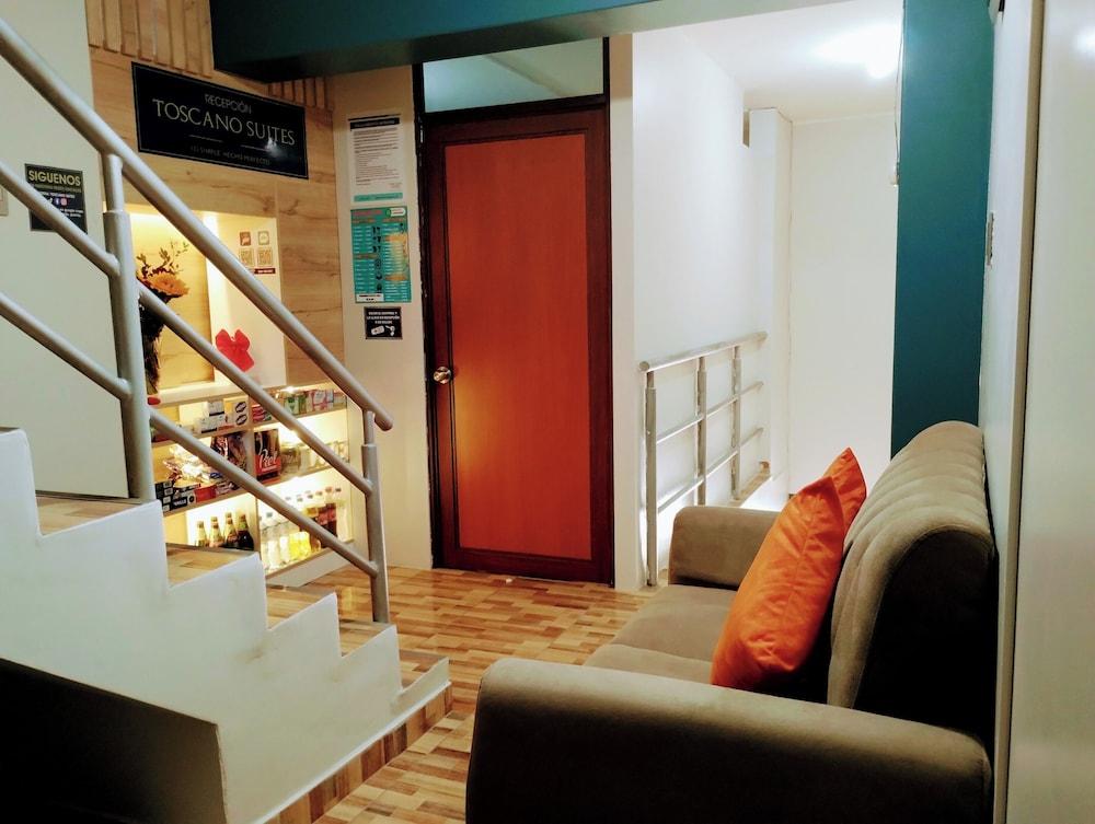 Hostal TOSCANO SUITES Reception