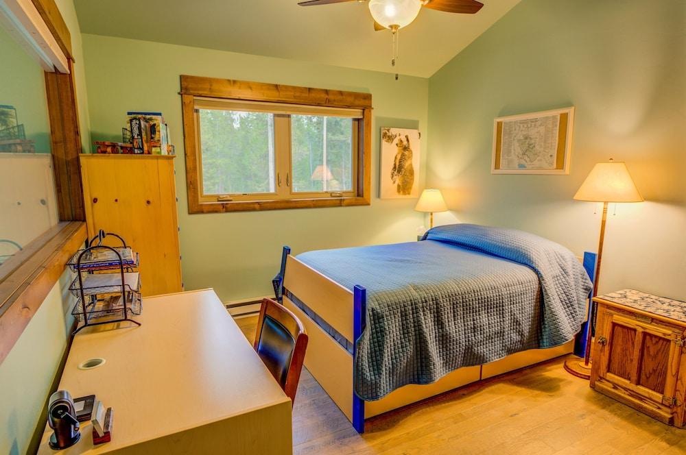 Barnes on Boundary Unit B Room