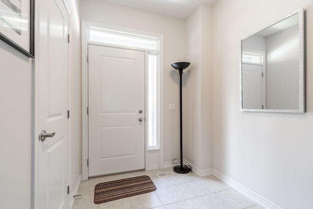 جلوبالستاي مودرن تاون هومز أون ليك أونتاريو الفندق من الداخل