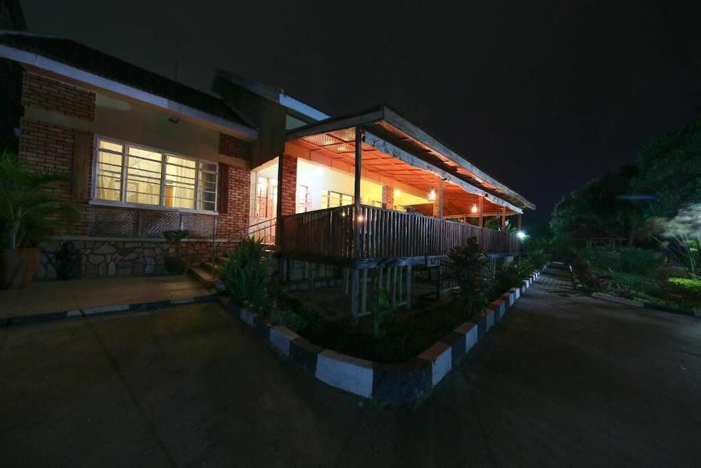 Papyrus Guest House Exterior