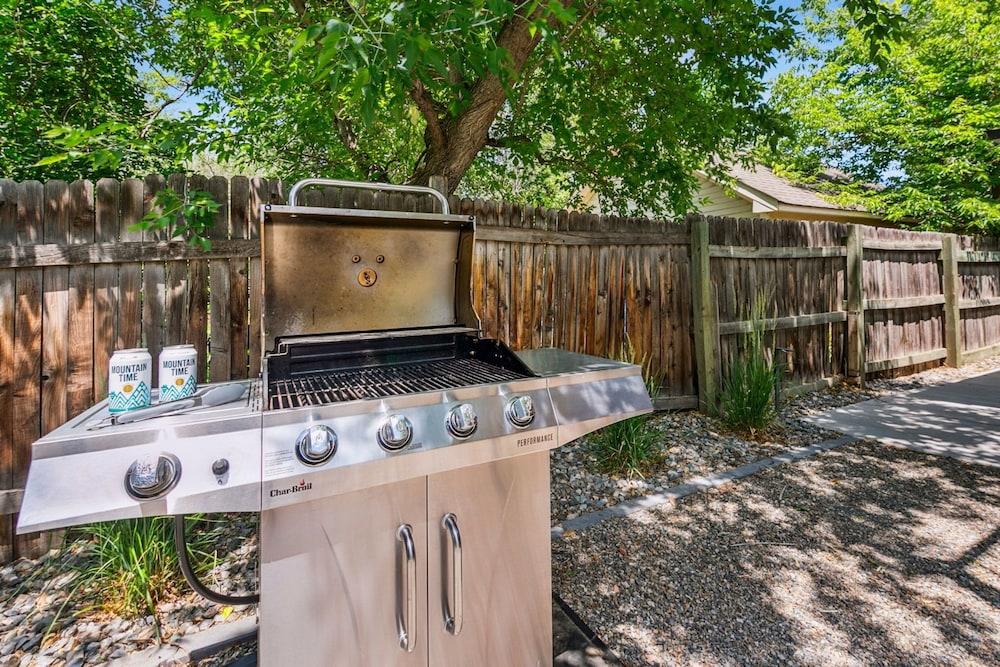 تشيك لاكشري ريتريت إن أولد تاون ووك إفريوير! منطقة شواء/نزهات