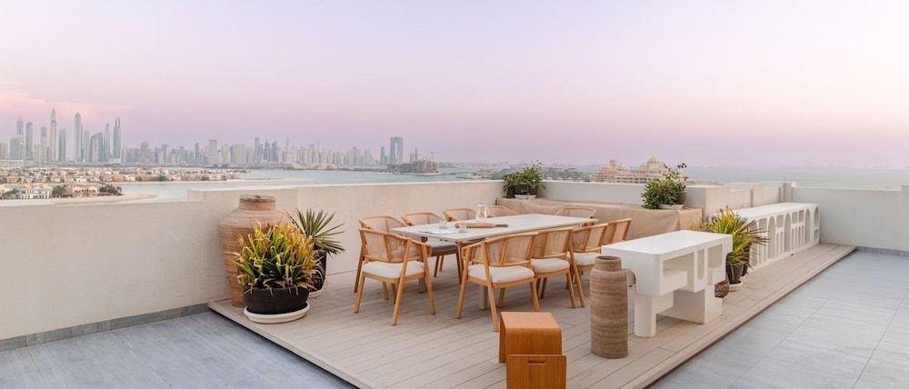 فيلا سكاي فاخرة بحمام سباحة خاص وإطلالة على البحر في النخلة غرفة