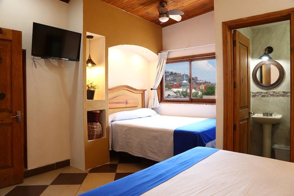 Mesón de Juan Valle Room
