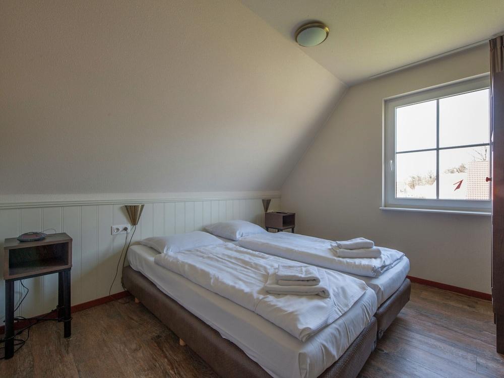 لاكشري فيلا إن تيبيكال ستايلي ويذ واشر نير باد بينثيم غرفة