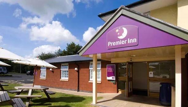 بريميير إن شريوس بري نورث - هارمر هيل الصورة الأساسية