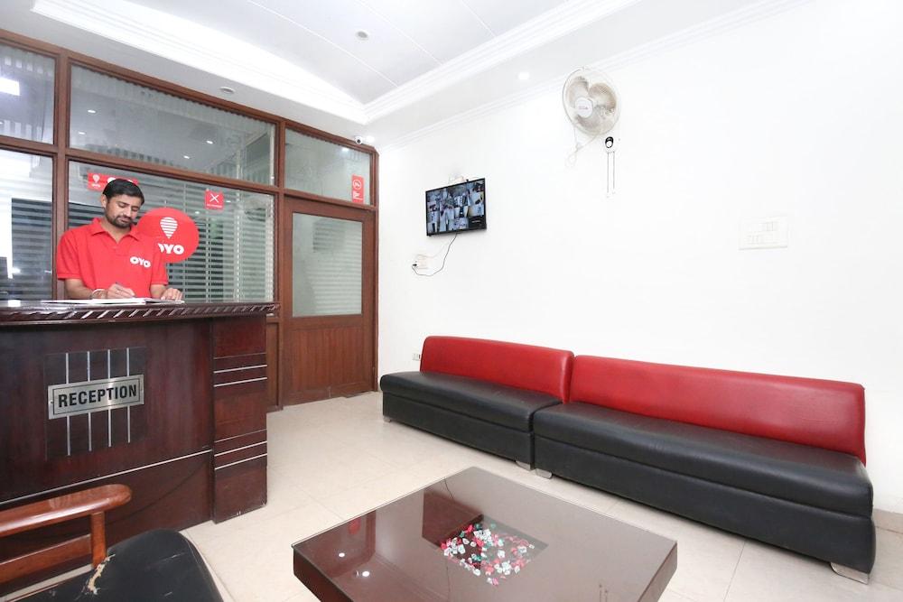 OYO 10832 Hotel JB 2 Reception