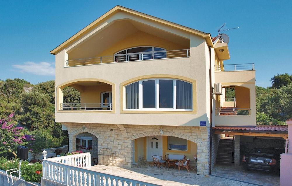 أميزينج هوم إن رازانج ويذ ويفي آند 2 بد رومز المنطقة الخارجية