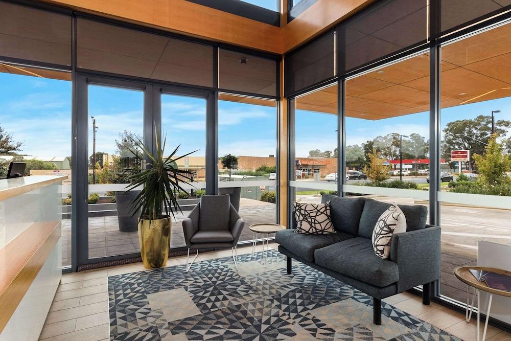 كواليتي هوتل رولز كلوب واجا الردهة