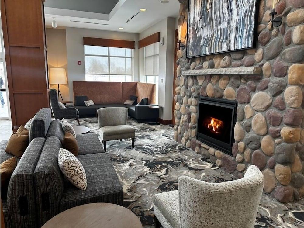 هيلتون جاردن إن سيدار فولز منطقة الجلوس في الردهة